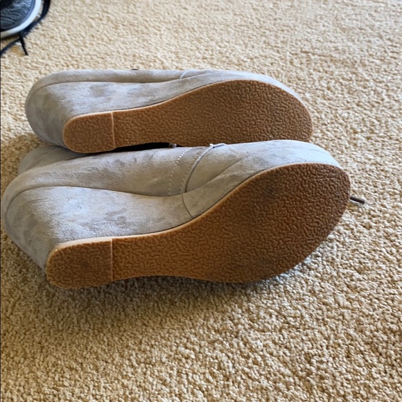 Gray - Picture 4 of 4